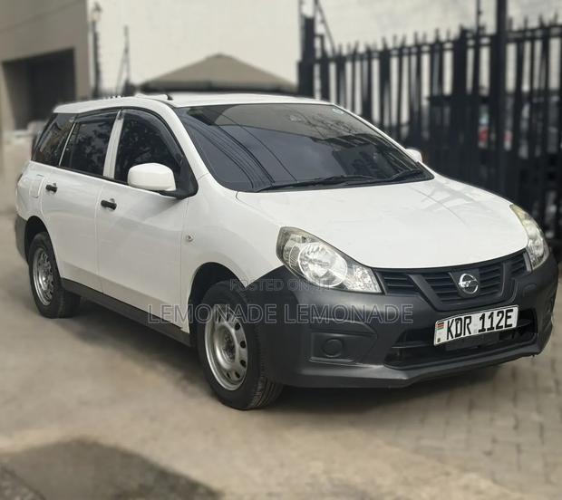 Nissan NV1500 2017 Pearl