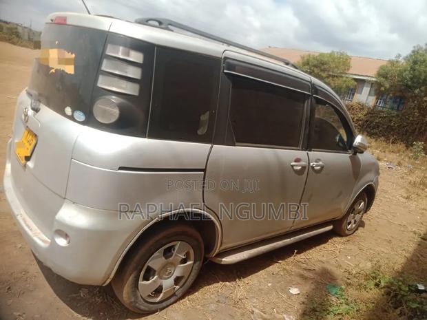 Toyota Sienta 2009 Silver