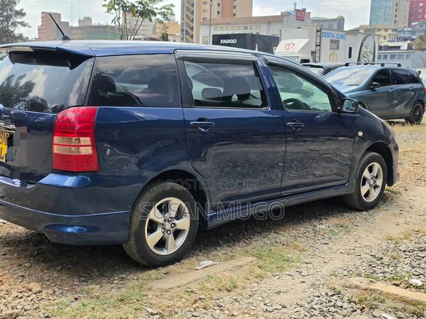 Toyota Wish 2006 Blue