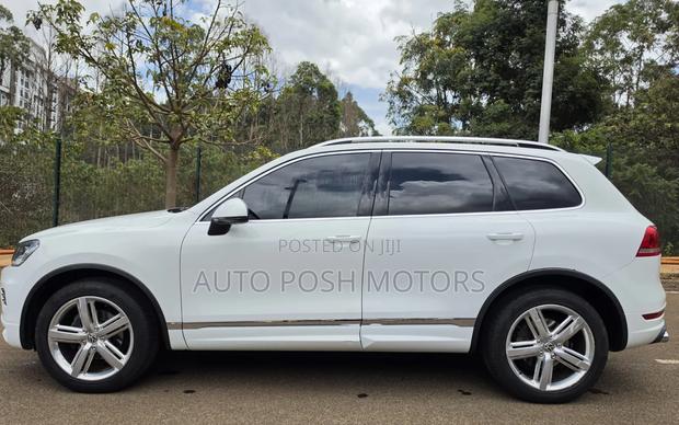 Volkswagen Touareg 2012 White