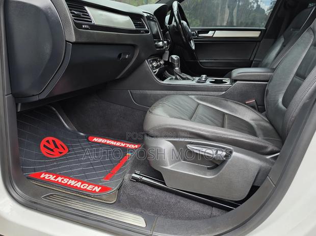 Volkswagen Touareg 2012 White