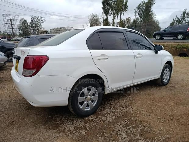 Toyota Axio 1.3 X 2WD 2013 White