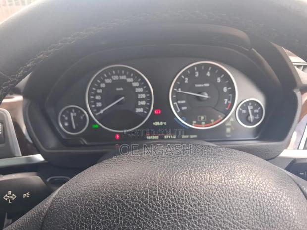 BMW 320i 2017 Brown