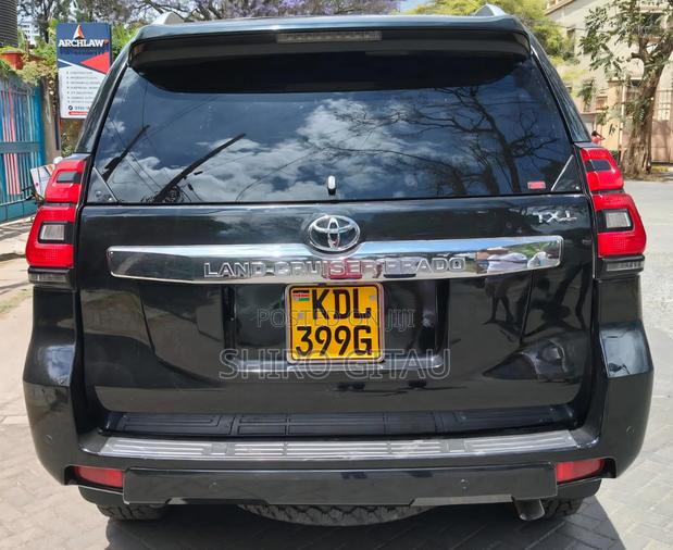 Toyota Land Cruiser Prado 2016 Black
