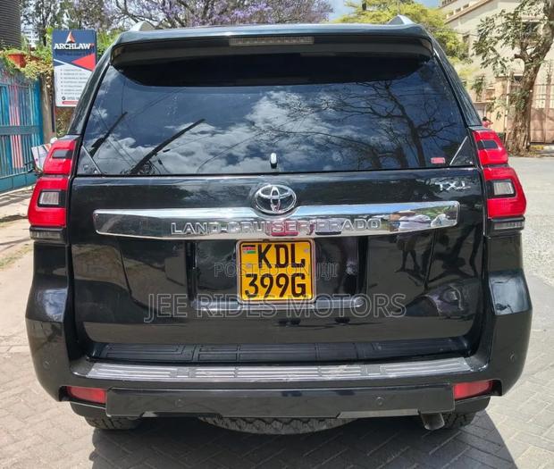Toyota Land Cruiser Prado 2017 Gold