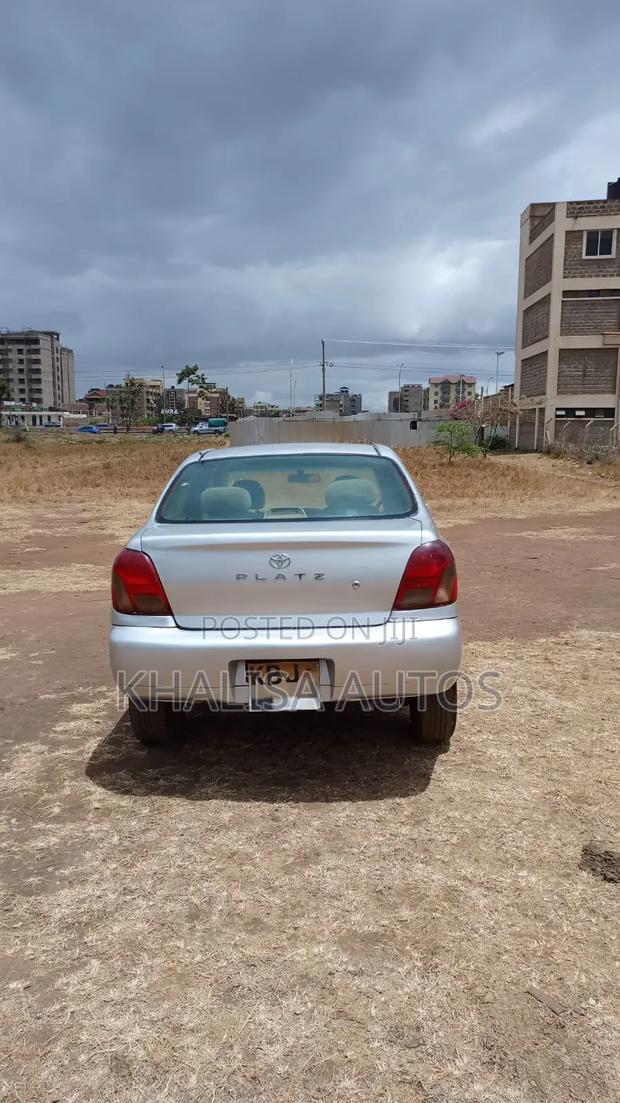 Toyota Platz 2002 Silver