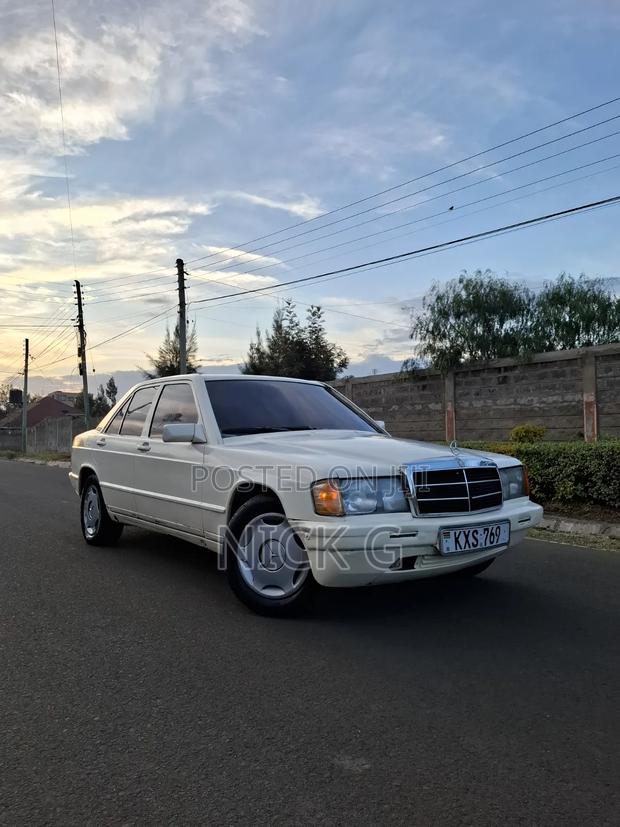 Mercedes-Benz 190E 1985 White