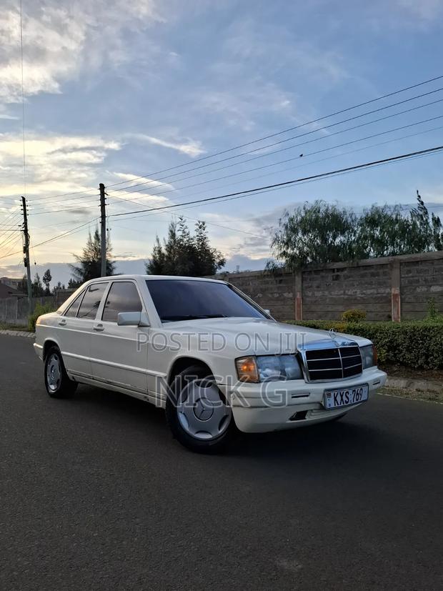 Mercedes-Benz 190E 1985 White