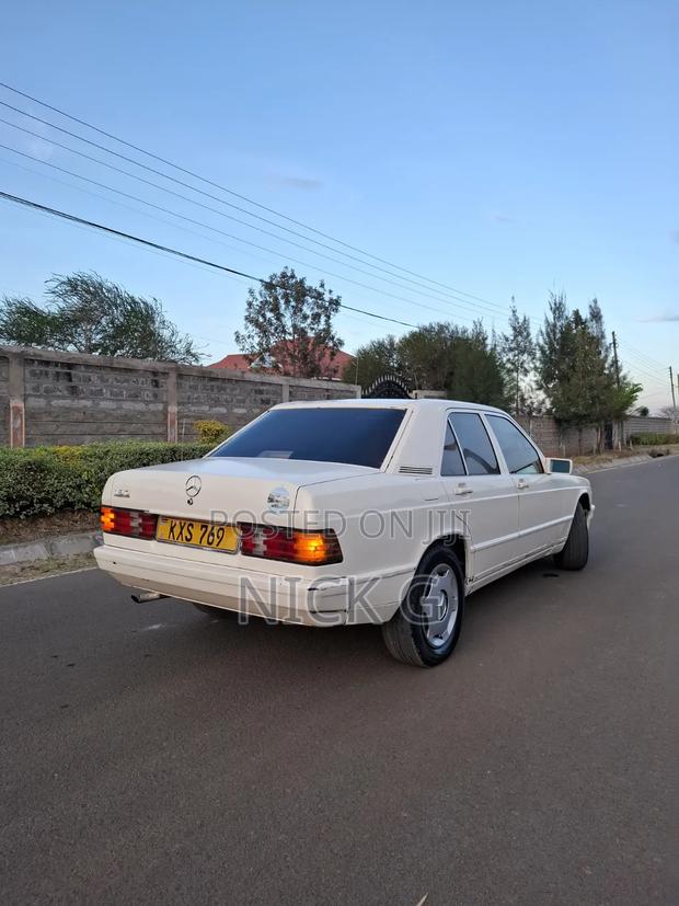 Mercedes-Benz 190E 1985 White