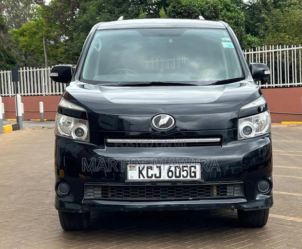 Toyota Voxy 2009 Black