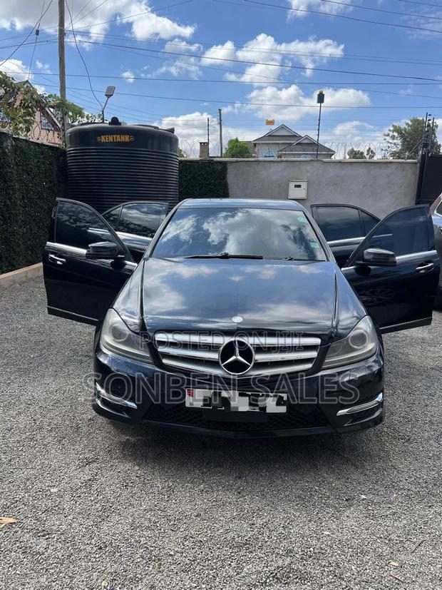 Mercedes-Benz C200 2012 Black