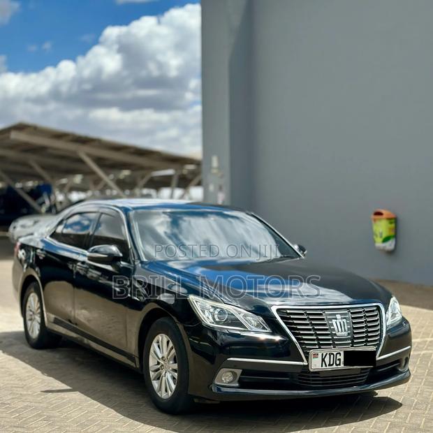 Toyota Crown 2014 Black