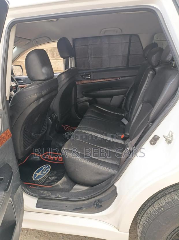 Subaru Legacy 2011 Pearl