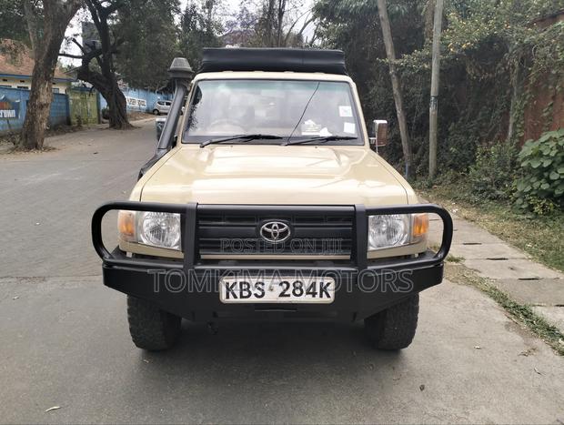 Toyota Land Cruiser 2012 Brown