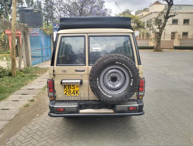 Toyota Land Cruiser 2012 Brown