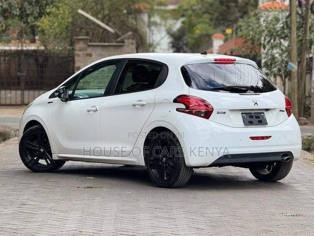 Peugeot 208 2019 White