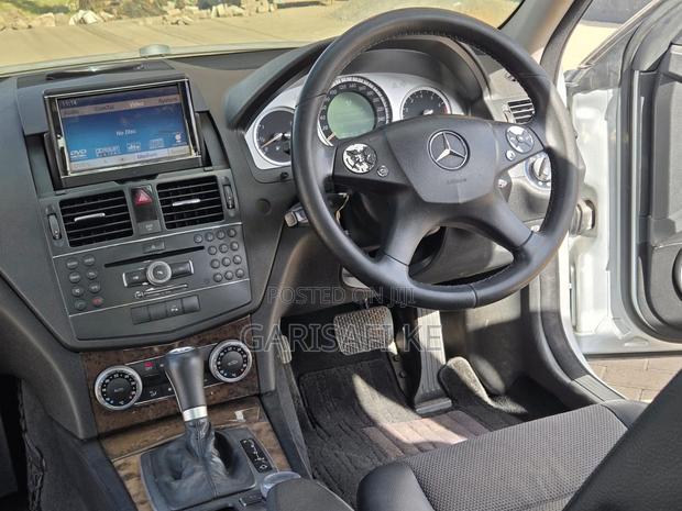 Mercedes-Benz C200 2009 Silver
