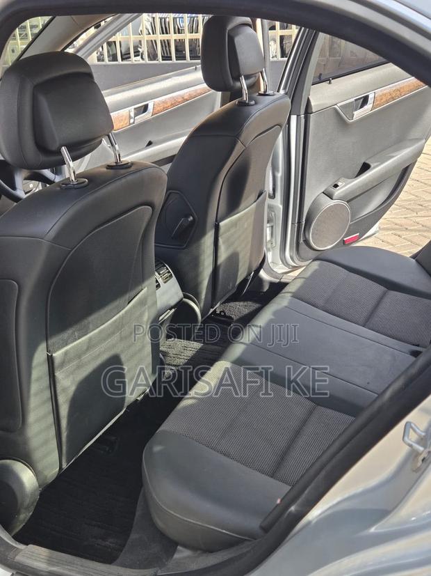 Mercedes-Benz C200 2009 Silver