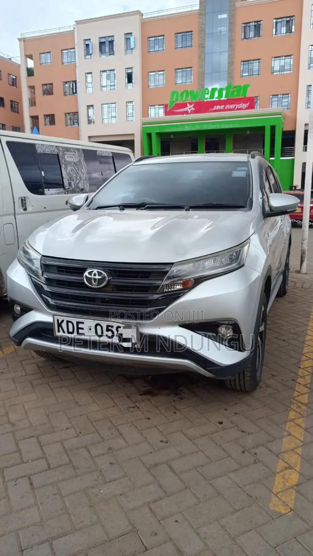 Toyota Rush 2021 Silver
