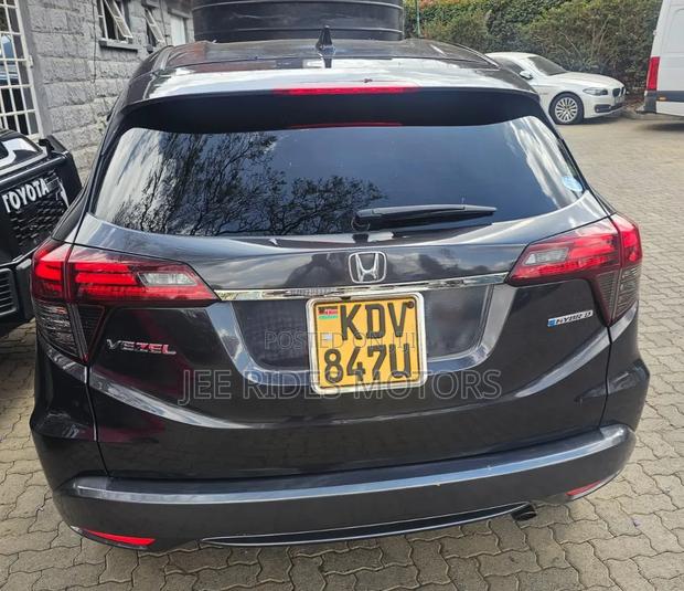 Honda Vezel 2018 Matt Black