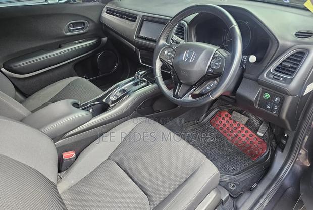 Honda Vezel 2018 Matt Black