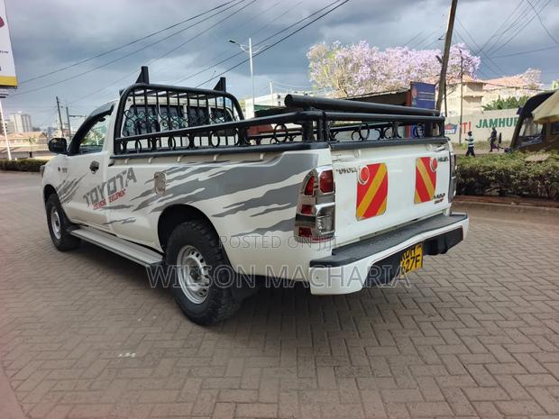 Toyota Hilux 2015 Off white