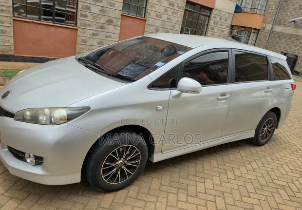 Toyota Wish 2011 Silver