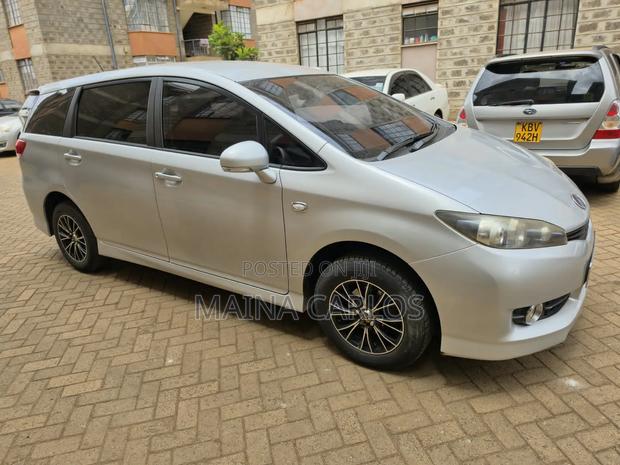 Toyota Wish 2011 Silver