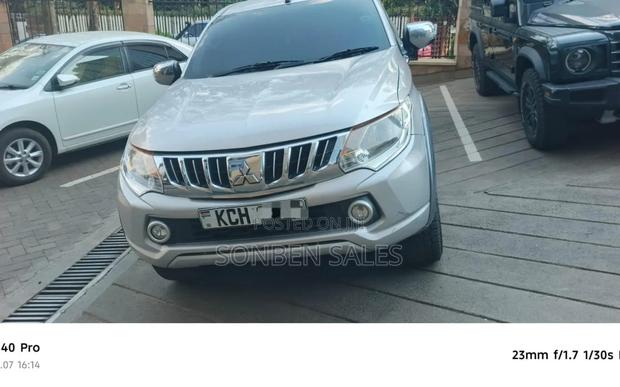 Mitsubishi L200 Double Cab 2.4 181hp 4WD 2016 Silver
