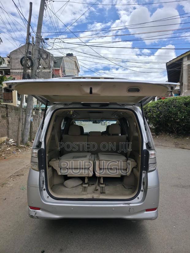 Toyota Vellfire 2009 Silver