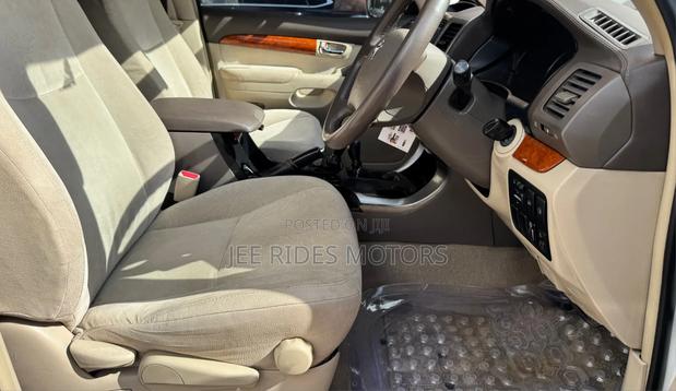 Toyota Land Cruiser Prado 2006 Off white