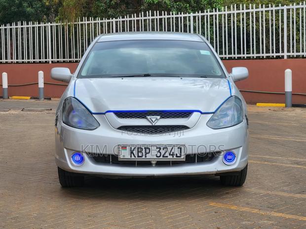Toyota Caldina 2005 Silver