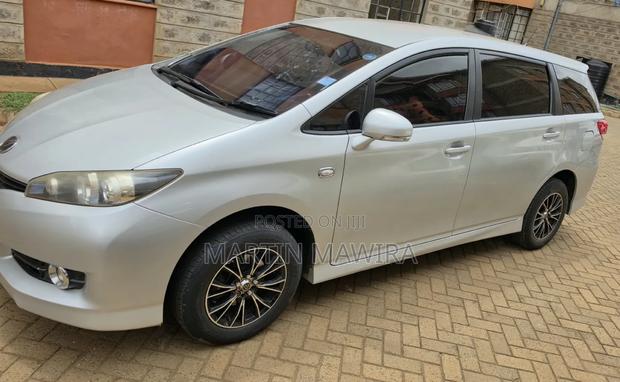 Toyota Wish 2010 Silver