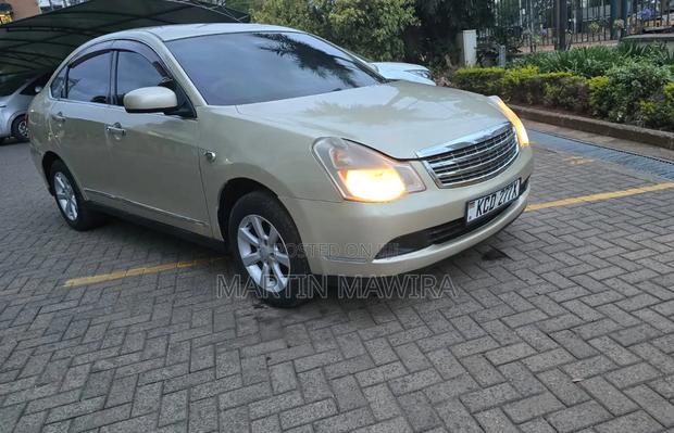 Nissan Bluebird 2008 Gold