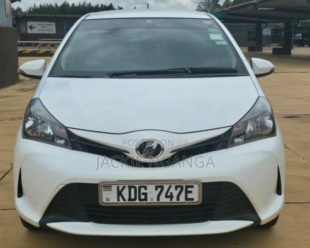 Toyota Vitz 2014 White
