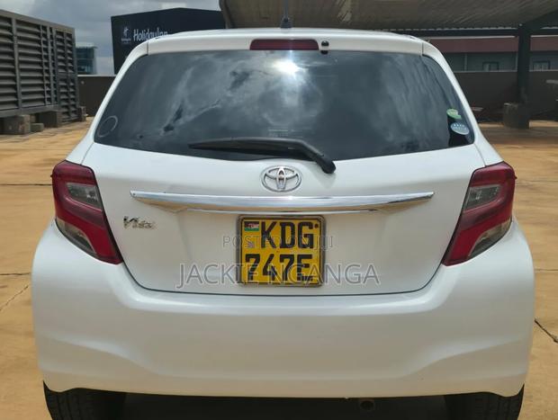 Toyota Vitz 2014 White