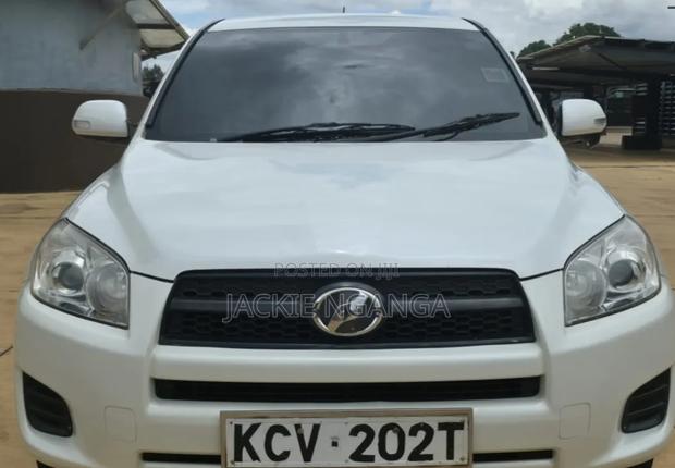Toyota RAV4 2012 White