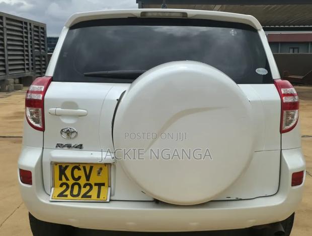 Toyota RAV4 2012 White