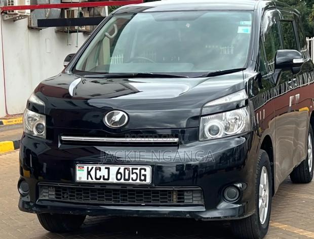Toyota Noah 2009 Black