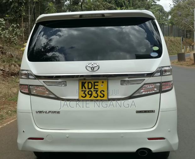 Toyota Vellfire 2014 White
