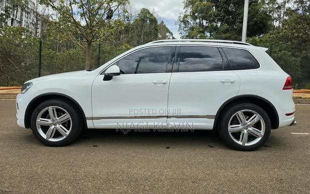 Volkswagen Touareg 2012 White