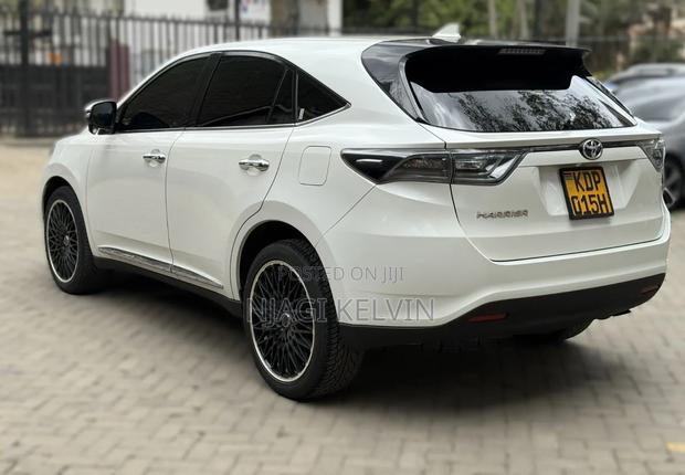 Toyota Harrier 2.0 2016 White