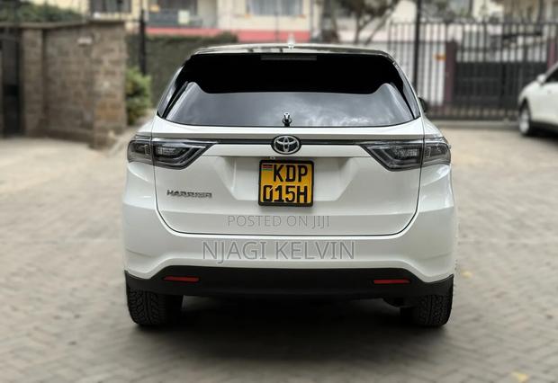 Toyota Harrier 2.0 2016 White