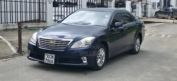 Toyota Crown 2010 Blue