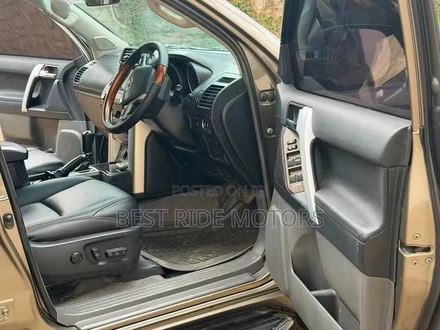 Toyota Land Cruiser Prado 3.0 TD 2011 Gray