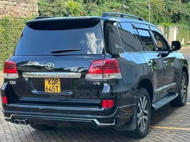 Toyota Land Cruiser 4.6 V8 ZX 2011 Black