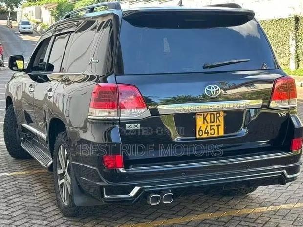 Toyota Land Cruiser 4.6 V8 ZX 2011 Black