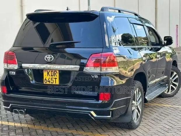 Toyota Land Cruiser 4.6 V8 ZX 2011 Black