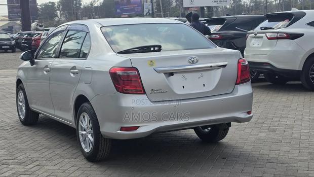 Toyota Axio 2019 Silver