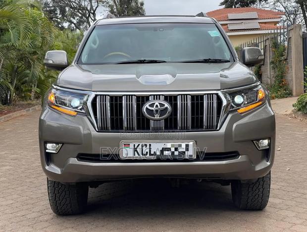 Toyota Land Cruiser Prado 3.0 TD 2011 Burgundy